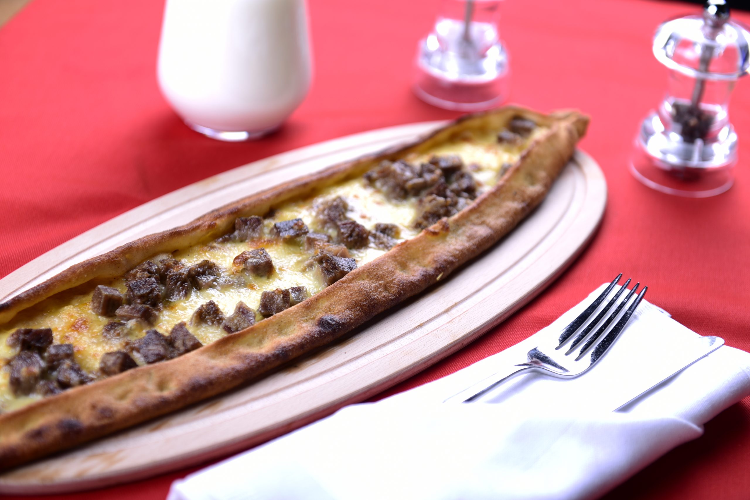Kavurmalı Pide