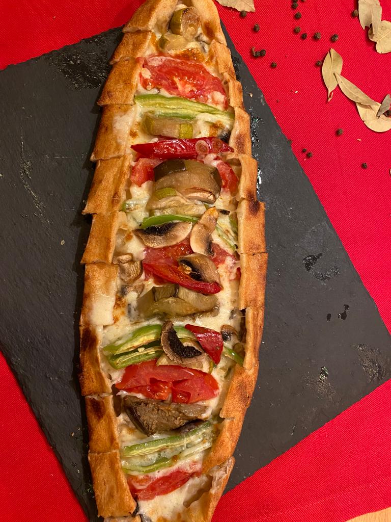 SEBZELİ PİDE